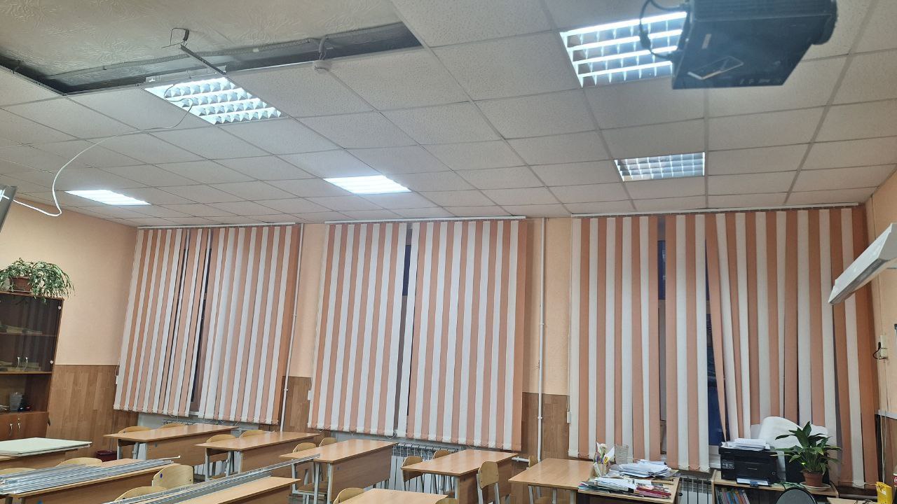 В кабинете саратовской школы обвалился потолок во время занятий